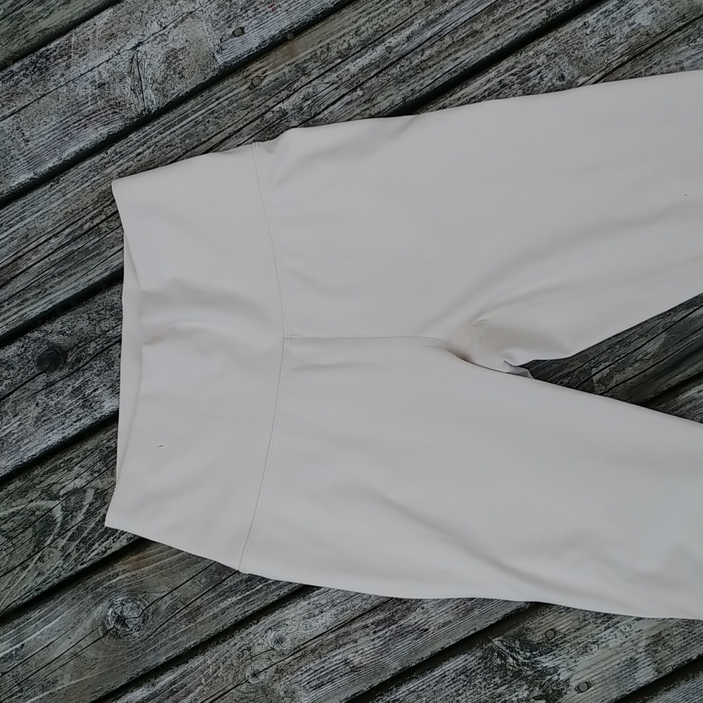 🌾3/$50🌾 Fabletics leggings - Picture 2 of 5